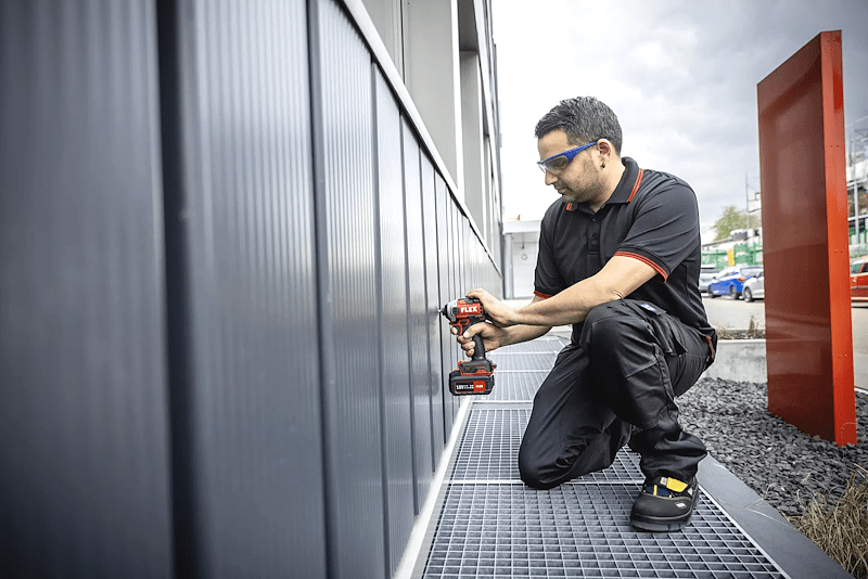 FLEX ID 1/4" 18.0-EC HD Akku-Schlagschrauber 18,0 V mit Bitauswurf BITKasten in AKtion